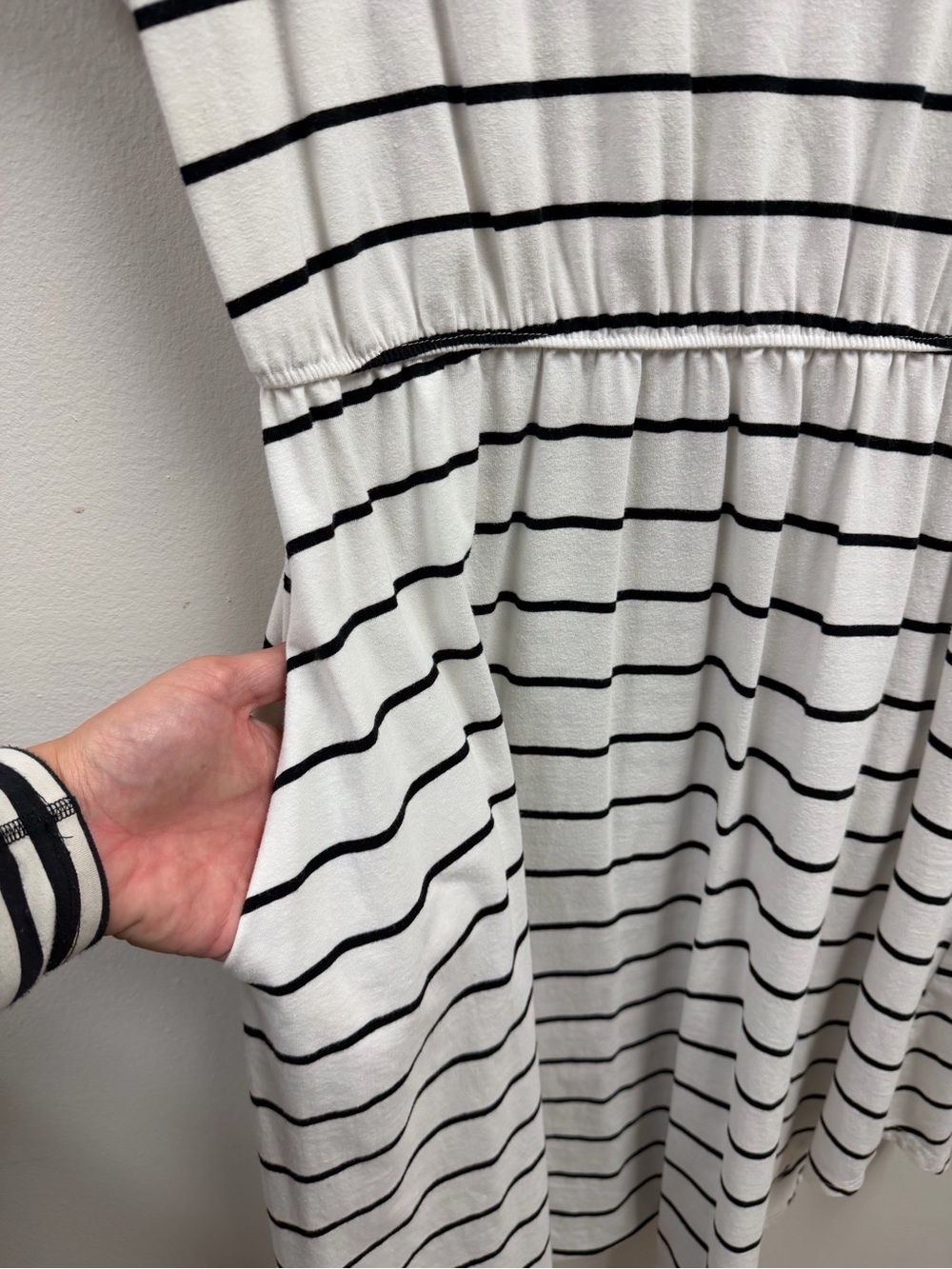 Striped Dress x’s 2 - Picture 6 of 10